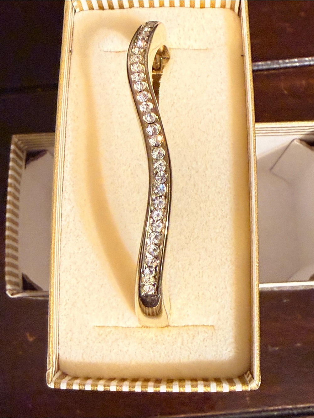 Vintage Elegant Curved Gold Hinged Bangel Bracelet